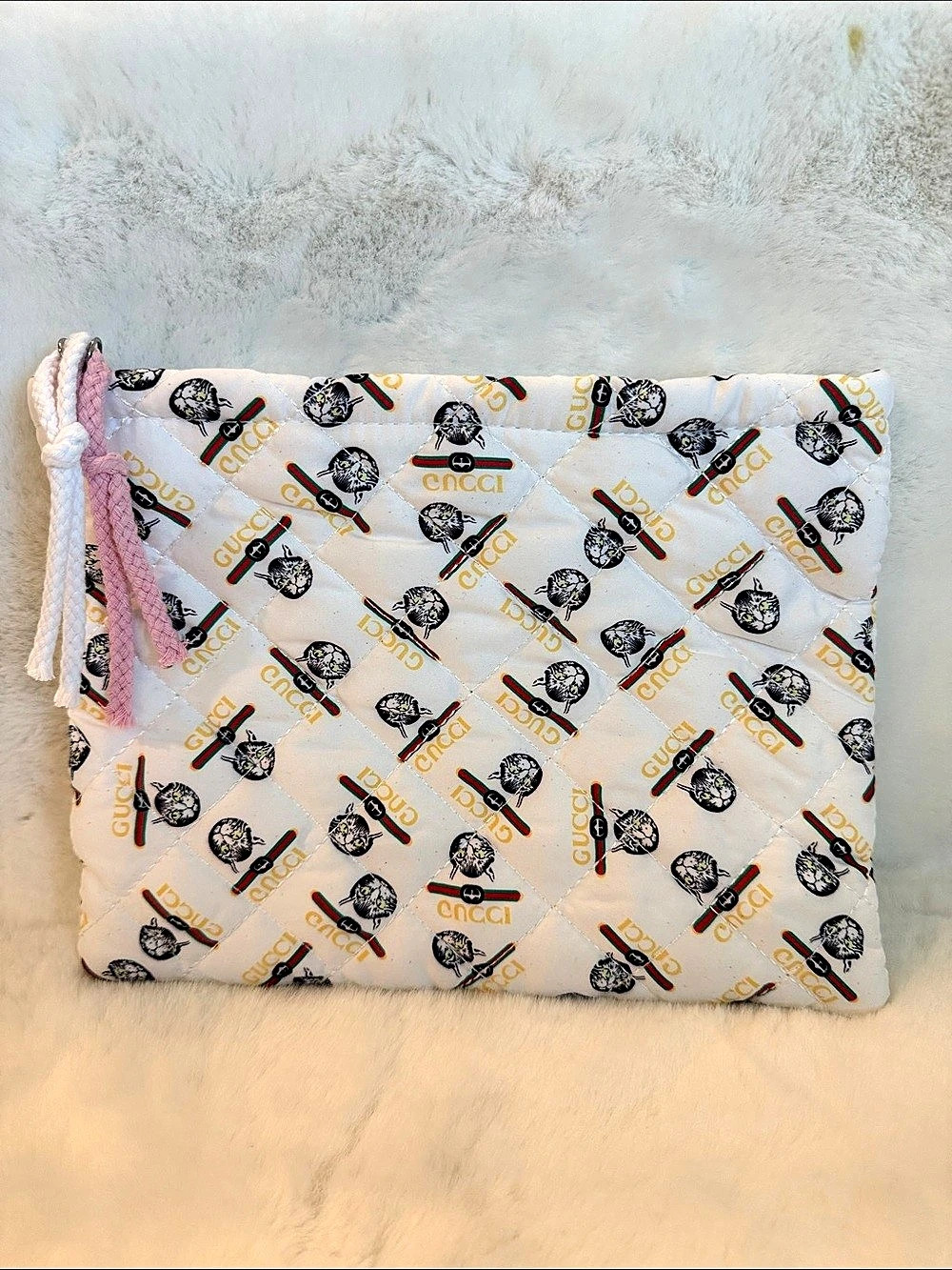 NWOT Source Unknown Quilted Cat Print Cosmetic Bag in White & Yellow.
